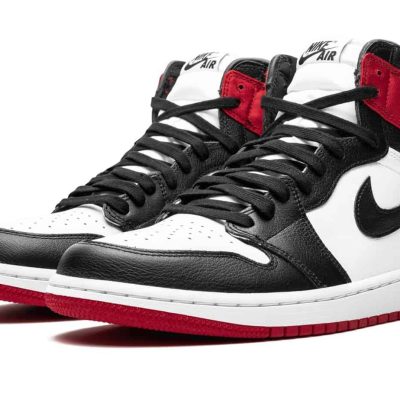 AIR JORDAN 1 SATIN BLACK TOE