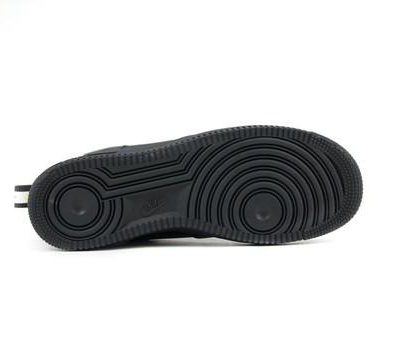 AIR FORCE 1 07 LV8 UTILITY NEGRAS