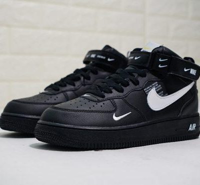 AIR FORCE 1 07 LV8 UTILITY ALTAS NEGRAS